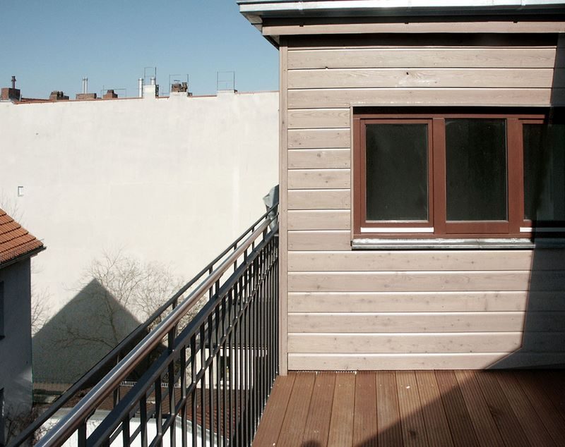 Dachterrasse mit Holzverkleidung